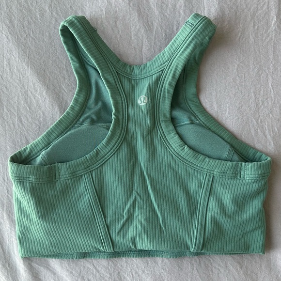 High Neck Lululemon Sports Bra - size 6 - Picture 1 of 3